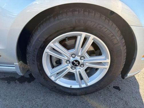 2014 Ford Mustang V6