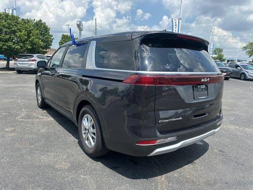 2022 Kia Carnival LXS
