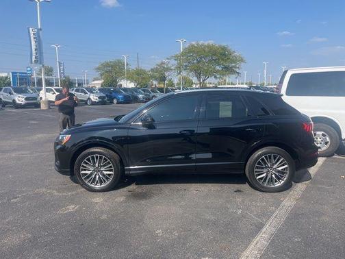 2022 Audi Q3 40 Premium