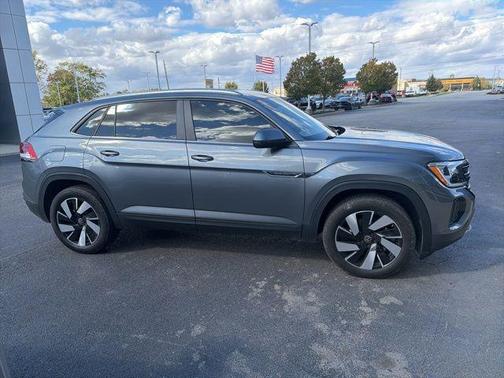 2024 Volkswagen Atlas Cross Sport 2.0T SE w/Technology
