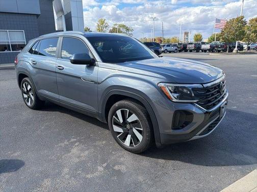 2024 Volkswagen Atlas Cross Sport 2.0T SE w/Technology