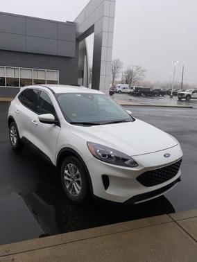 Photo 4 of 23 of 2020 Ford Escape SE