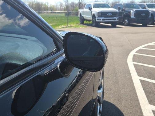 Pitch Black Clearcoat 2016 Dodge Challenger SXT