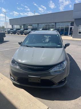 2020 Chrysler Pacifica Touring-L Plus
