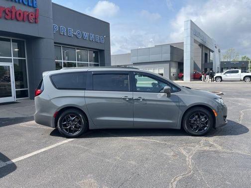 2020 Chrysler Pacifica Touring-L Plus