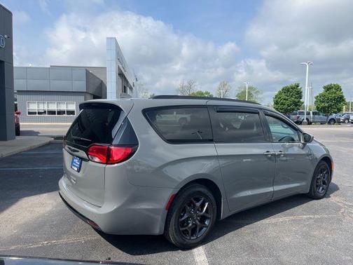 2020 Chrysler Pacifica Touring-L Plus