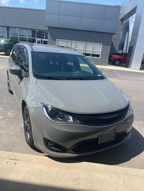 2020 Chrysler Pacifica Touring-L Plus