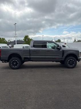 2025 Ford F-350 Lariat Super Duty