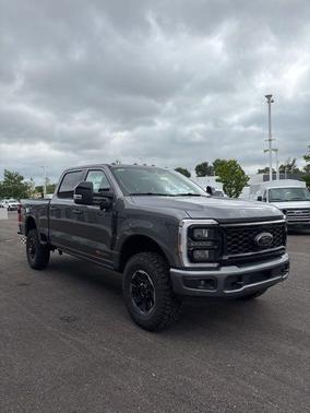 2025 Ford F-350 Lariat Super Duty