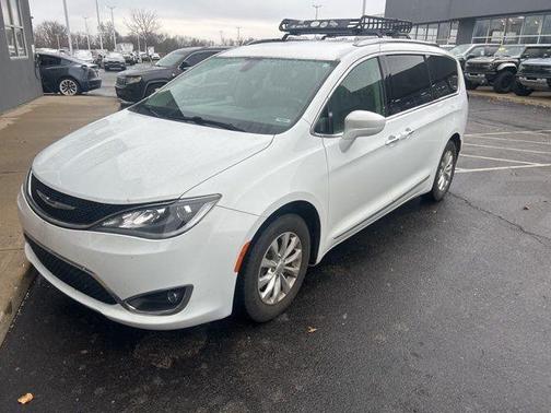 2018 Chrysler Pacifica Touring-L
