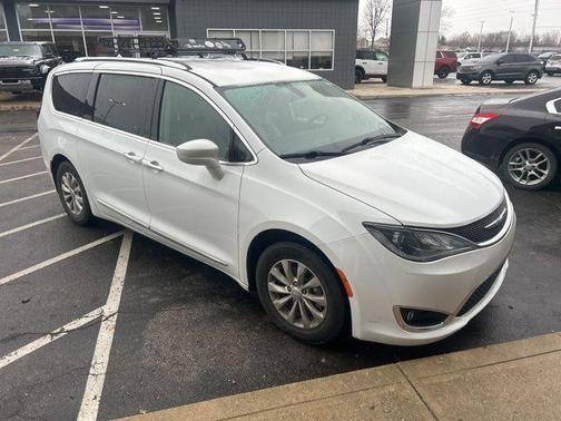 2018 Chrysler Pacifica Touring-L
