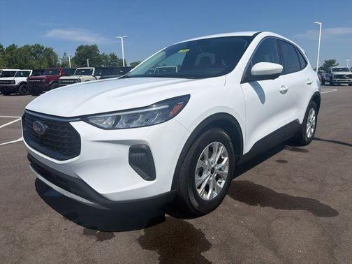Oxford White 2023 Ford Escape Active