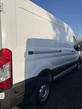 2025 Ford Transit-250 148 WB Medium Roof Cargo