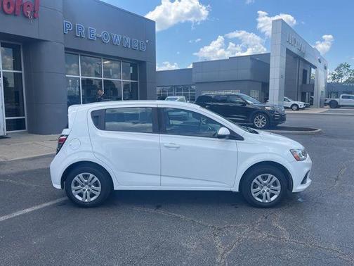 2017 Chevrolet Sonic LT