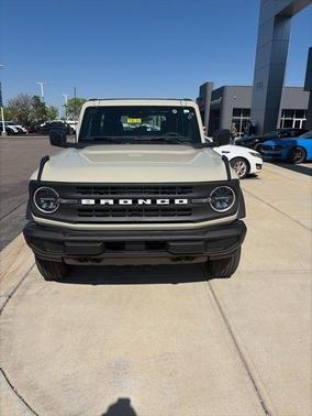 Desert Sand 2026 Ford Bronco Base