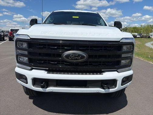 Oxford White 2024 Ford F-350 Lariat Super Duty
