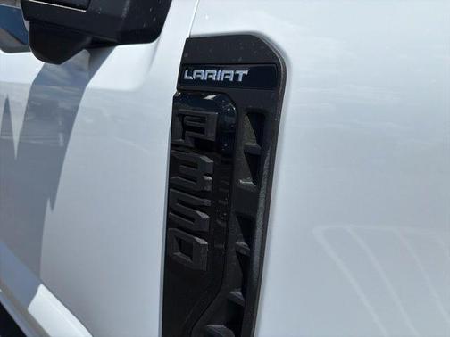 Oxford White 2024 Ford F-350 Lariat Super Duty