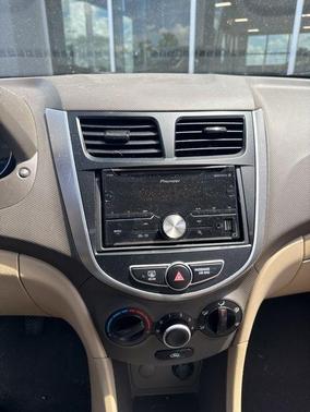 2012 Hyundai Accent GLS