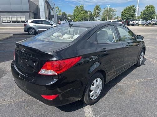 2012 Hyundai Accent GLS