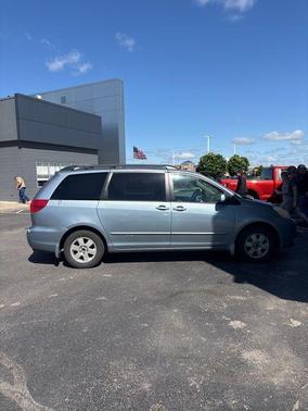 2004 Toyota Sienna XLE