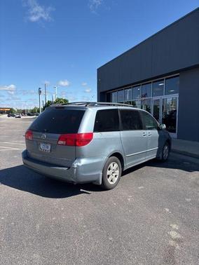 2004 Toyota Sienna XLE