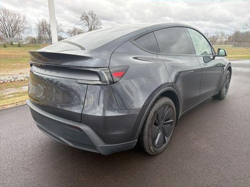 2026 Tesla Model Y PREMIUM