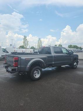 2025 Ford F-350 Lariat Super Duty