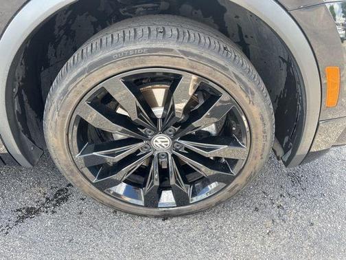 2021 Volkswagen Tiguan 2.0T SE R-Line Black