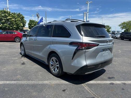 2021 Toyota Sienna Limited