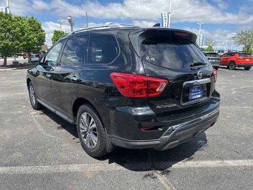 2019 Nissan Pathfinder S