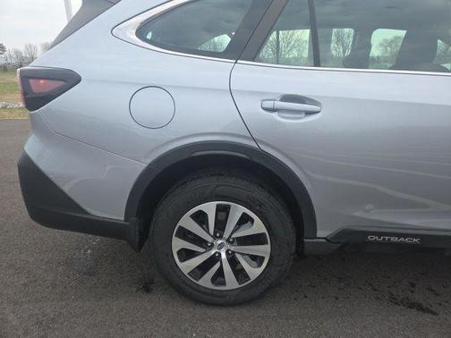 Ice Silver Metallic 2022 Subaru Outback