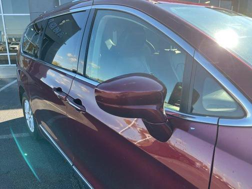 2020 Chrysler Pacifica Touring-L