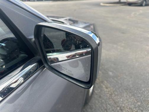 2006 Lincoln Zephyr Base (100B)