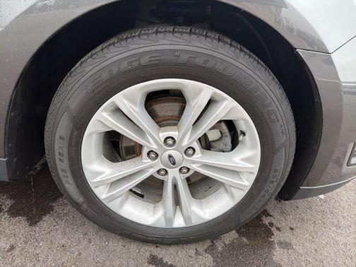 Magnetic 2018 Ford Taurus SEL