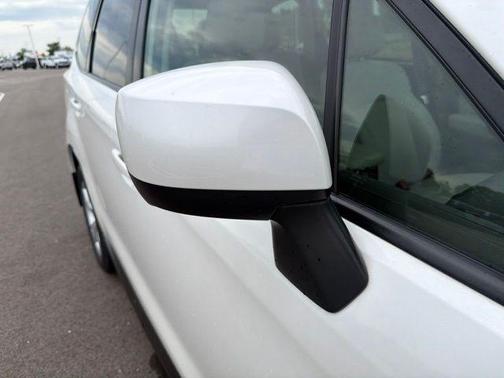 Satin White Pearl 2015 Subaru Forester 2.5i Premium