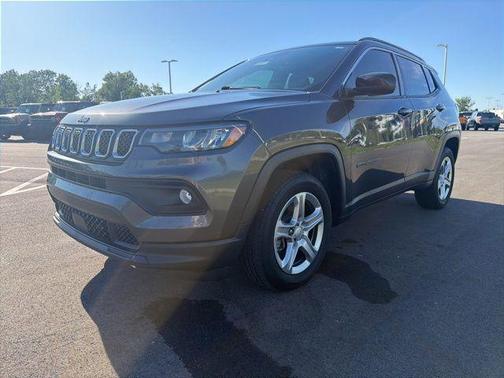 Granite Crystal Clearcoat Metallic 2023 Jeep Compass Latitude