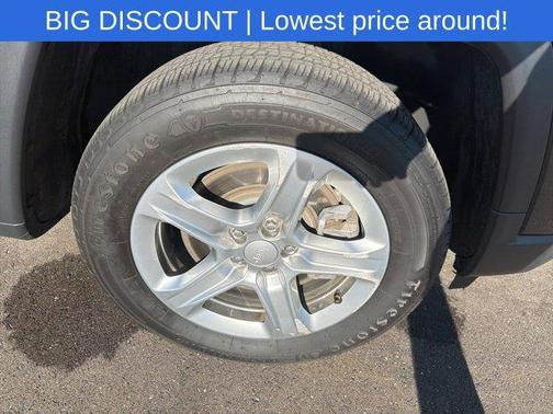 Crystal Metallic 2023 Jeep Compass Latitude