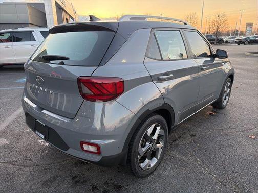 2022 Hyundai VENUE Limited