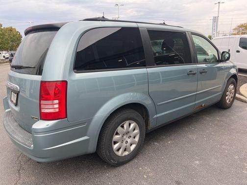 2008 Chrysler Town & Country LX