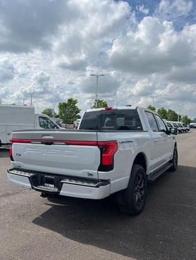 2025 Ford F-150 Lightning LARIAT