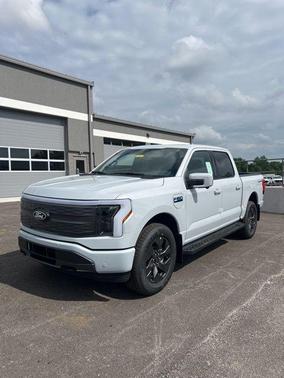 2025 Ford F-150 Lightning LARIAT