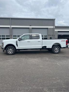 2025 Ford F-350 Lariat Super Duty