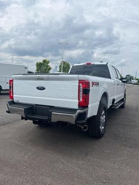 2025 Ford F-350 Lariat Super Duty