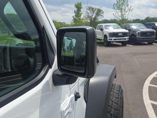 Bright White Clearcoat 2021 Jeep Gladiator Sport