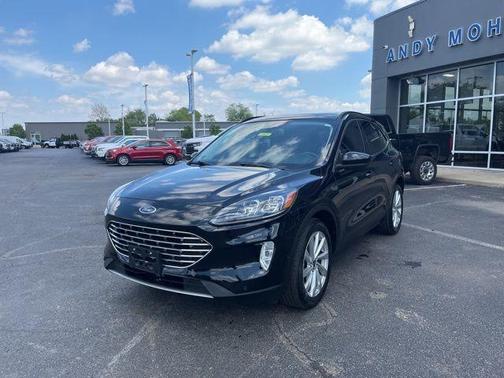2022 Ford Escape Titanium