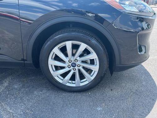 2022 Ford Escape Titanium