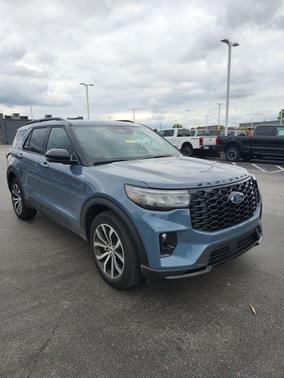 2025 Ford Explorer ST-Line