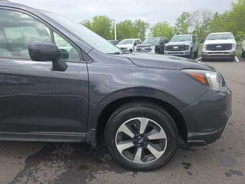 Dark Gray Metallic 2017 Subaru Forester 2.5i Premium