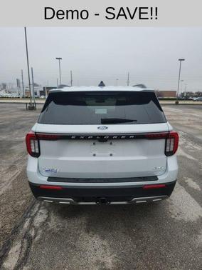 White Metallic 2026 Ford Explorer Active