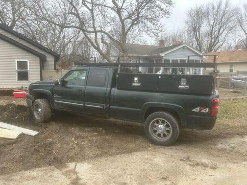 2005 Chevrolet Silverado 2500 LS H/D Extended Cab
